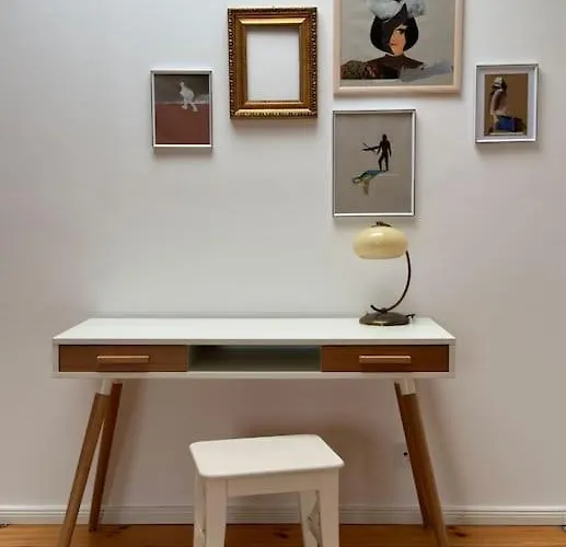 Auf Der Sonnenseite In Apartment